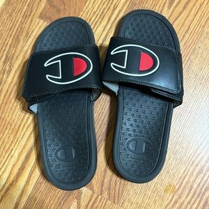 Champion slides size 6 mens 8 women